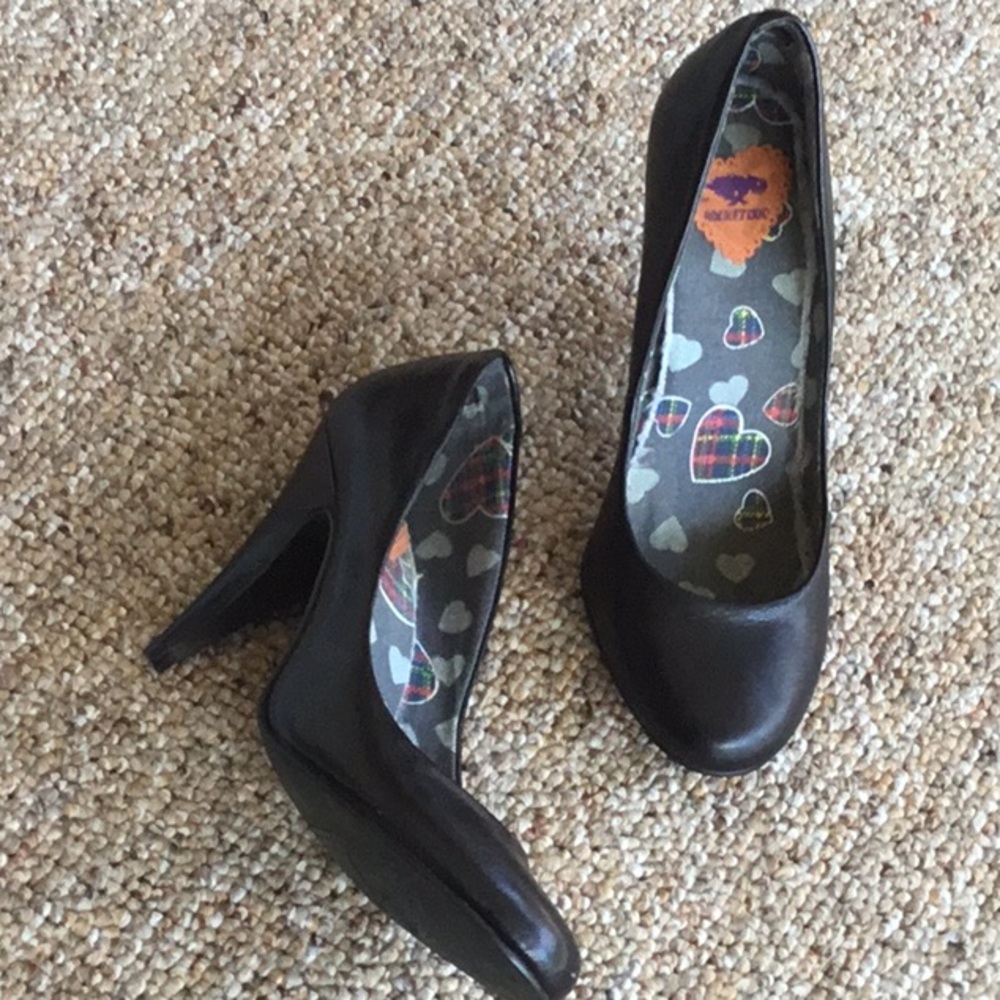 Rocket dog black leather heels